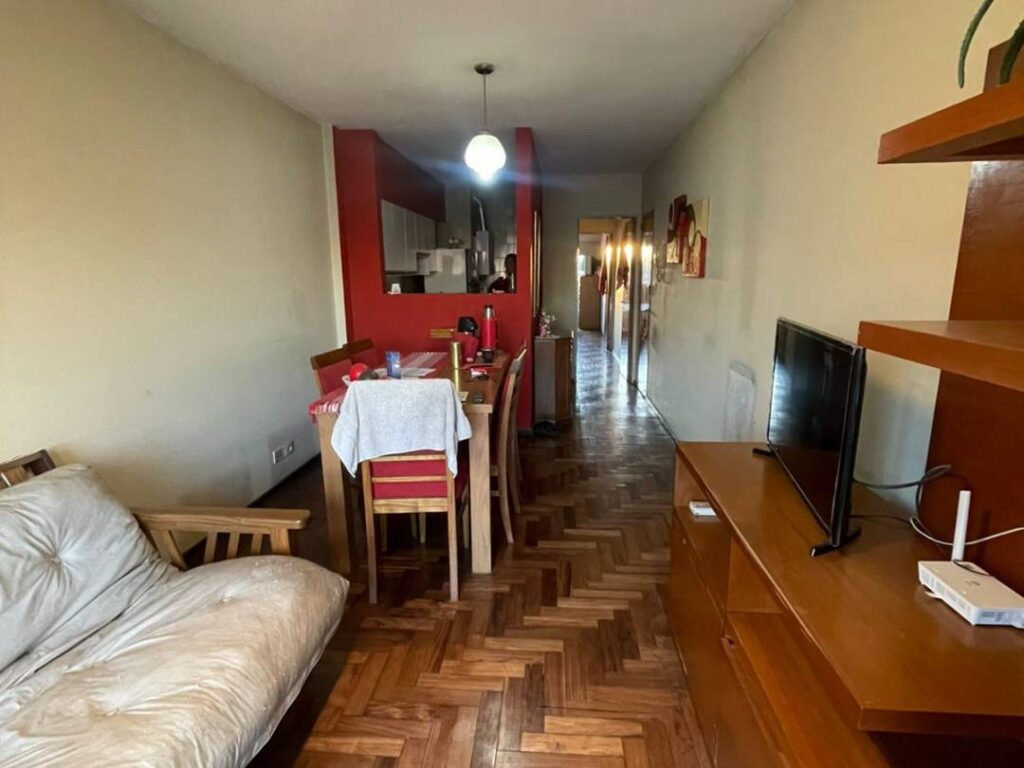 España 720 un dormitorio con doble balcon