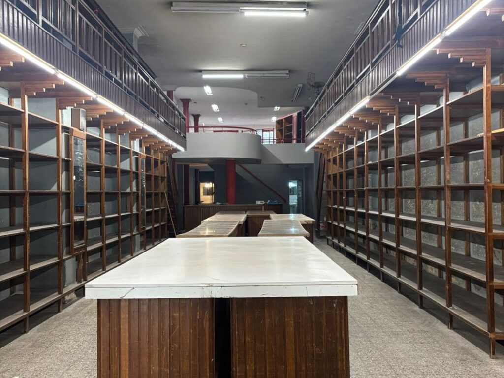 San luis 1645 - Amplio Local Comercial en el Principal Corredor de Calle San Luis