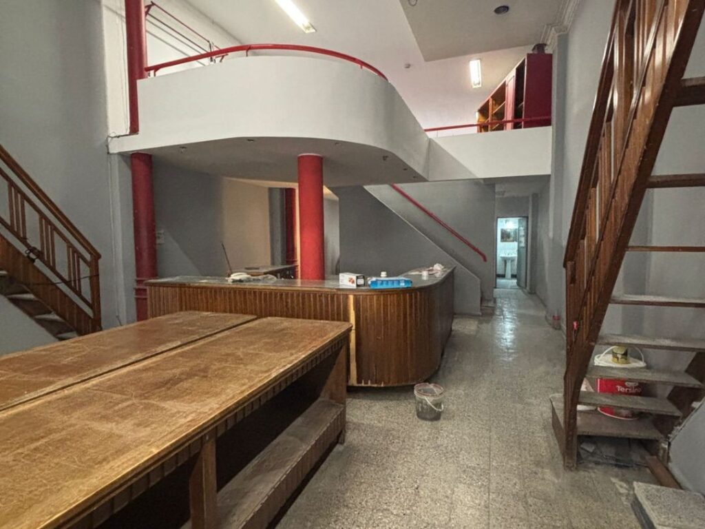 San luis 1645 - Amplio Local Comercial en el Principal Corredor de Calle San Luis