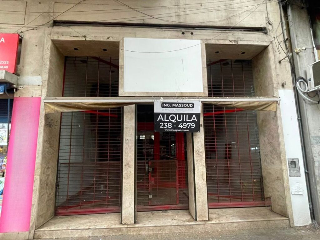 San luis 1645 - Amplio Local Comercial en el Principal Corredor de Calle San Luis